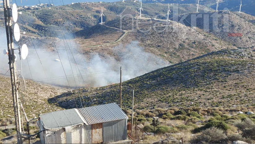 Πυρκαγιά σε χαμηλή βλάστηση στην Αχλάδα Ηρακλείου Κρήτης